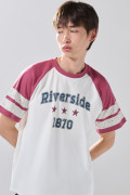 Camiseta crema manga ranglan corta con arte college
