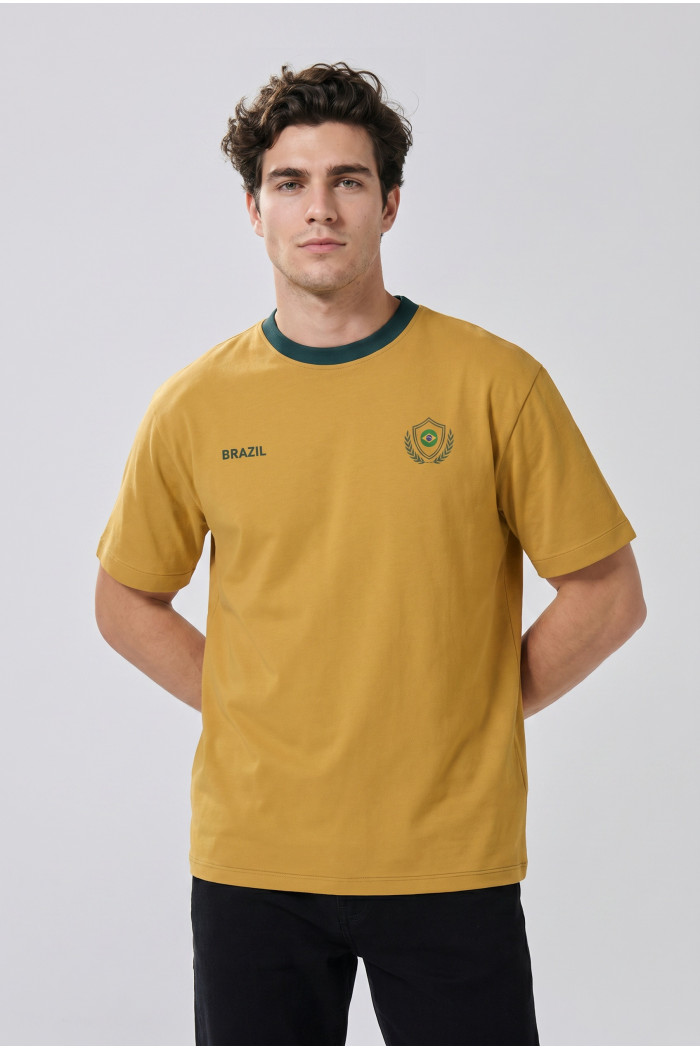 Camiseta amarilla con cuello redondo college de Fan Edition