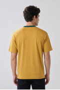 Camiseta amarilla con cuello redondo college de Fan Edition