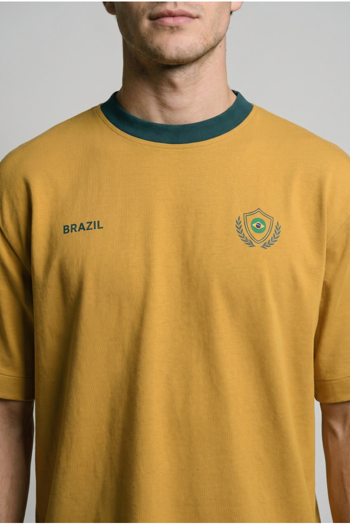 Camiseta amarilla con cuello redondo college de Fan Edition