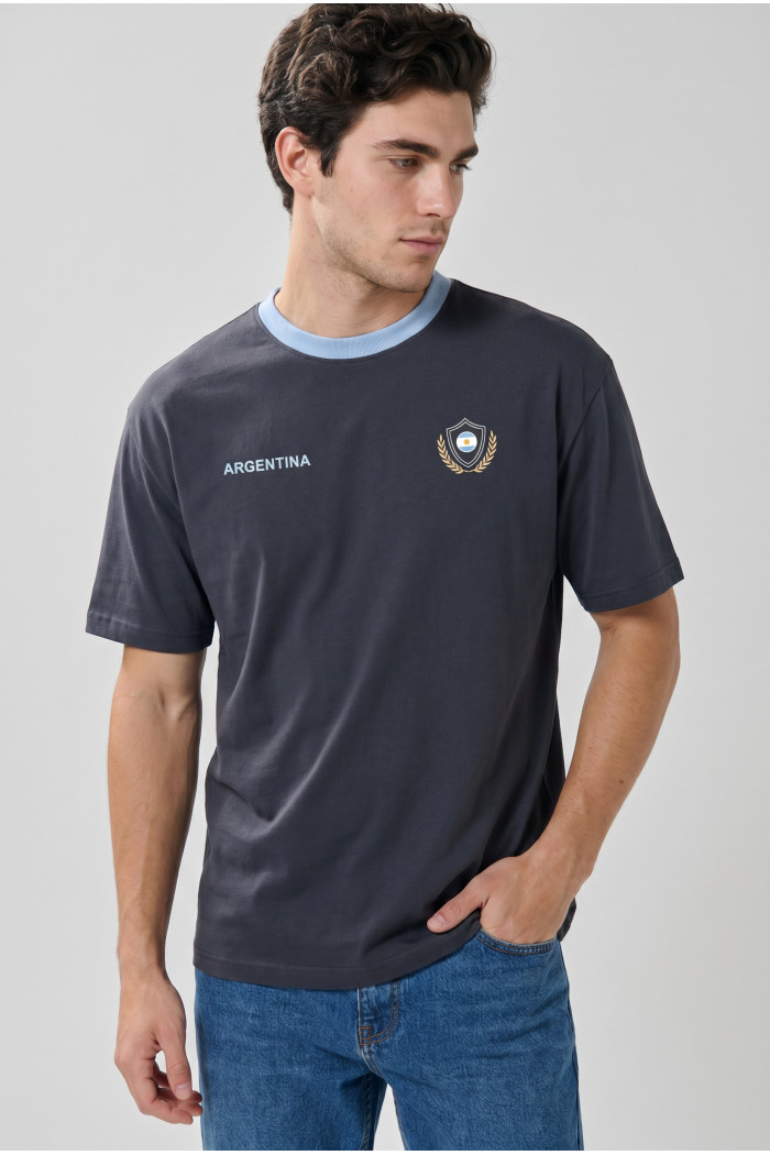 Camiseta college de Fan Edition azul con cuello redondo

