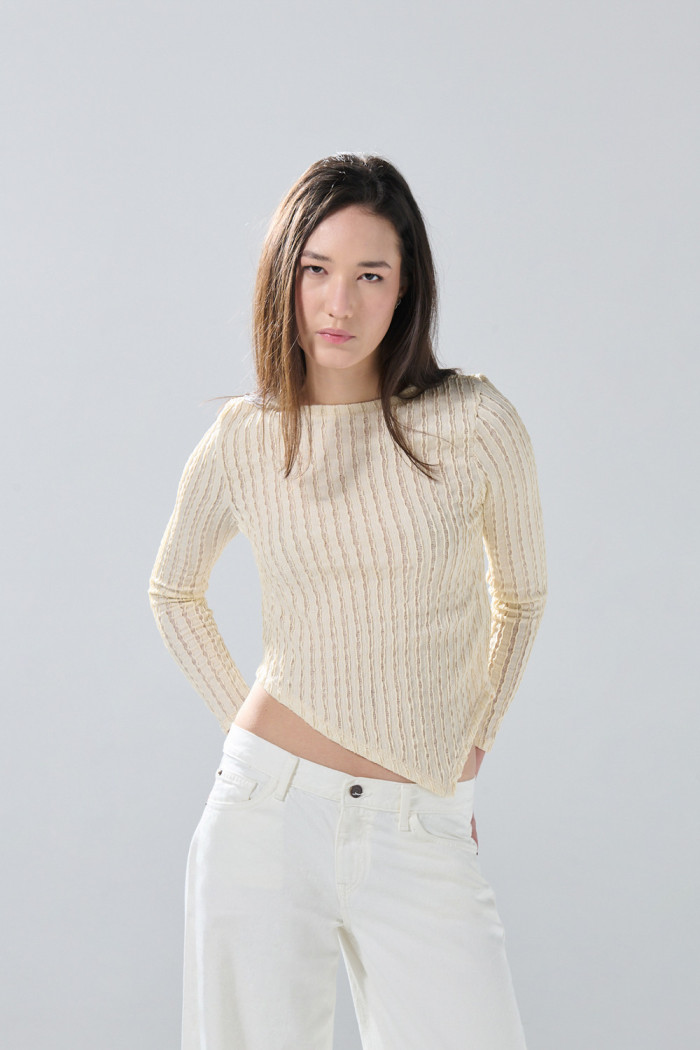 Blusa manga larga unicolor de Boho Club con borde asimétrico

