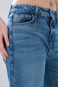 Jean 90´S infaltables azul medio con tiro alto

