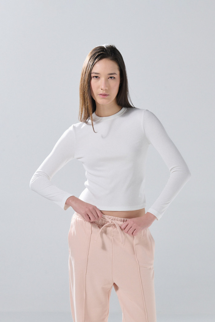 Camiseta ajustada en rib unicolor con manga larga