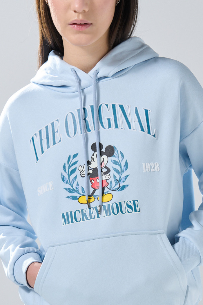 Buzo con capota azul claro oversize y diseño de Mickey
