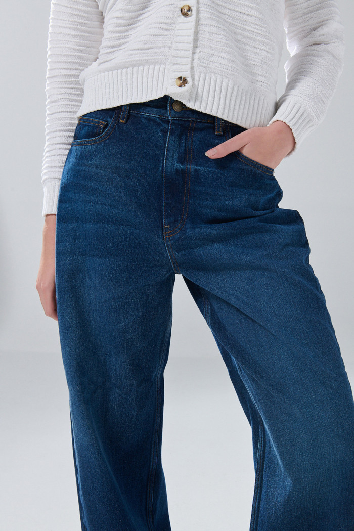 Jean baggy infaltables azul oscuro bota ancha con tiro medio

