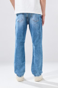 Jean infaltables straight leg azul medio con bota recta
