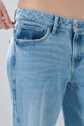 Jean open leg infaltables azul claro bota ancha con tiro bajo
