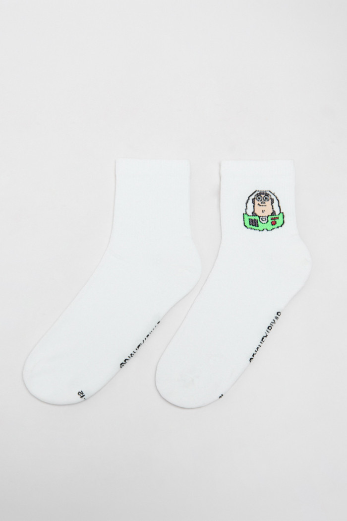 Medias cortas cremas claras con bordado de Toy Story
