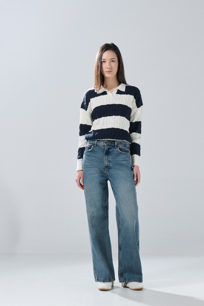 Jean azul medio baggy infaltables con bota ancha y bolsillos
