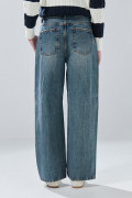 Jean azul medio baggy infaltables con bota ancha y bolsillos

