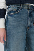 Jean azul medio baggy infaltables con bota ancha y bolsillos
