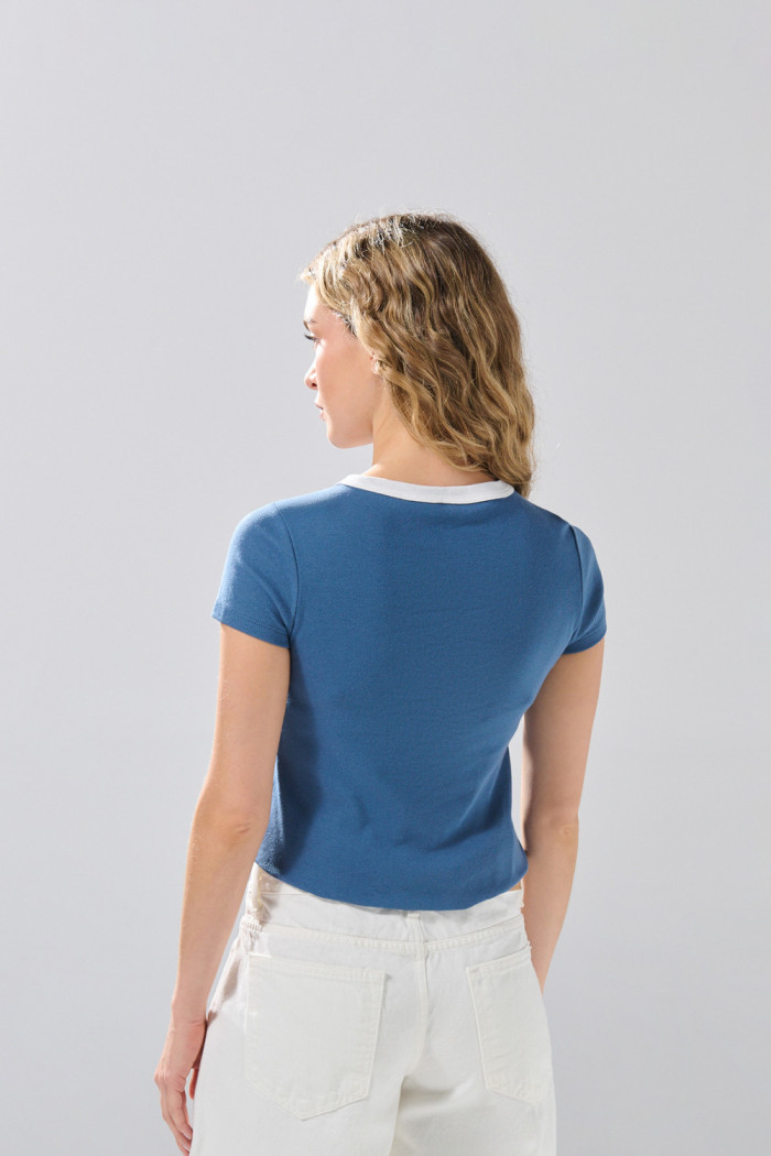 Camiseta college de Fan Edition azul medio con cuello redondo
