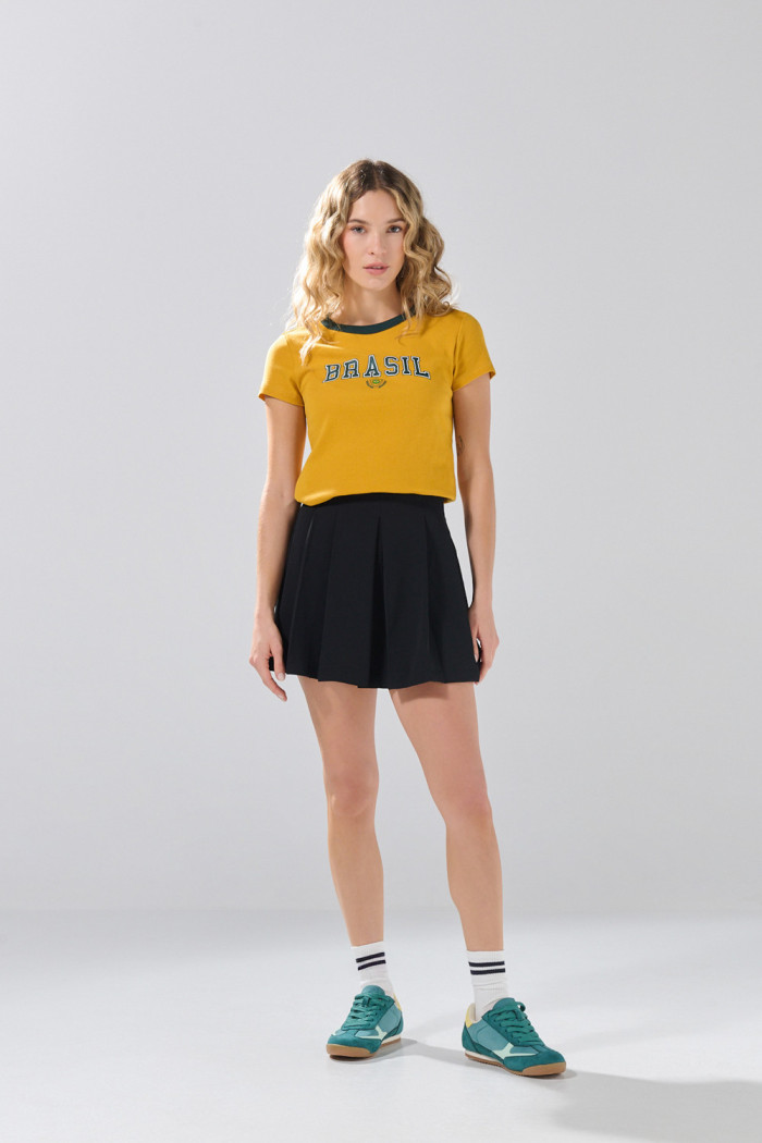 Camiseta amarilla college de Fan Edition con cuello redondo