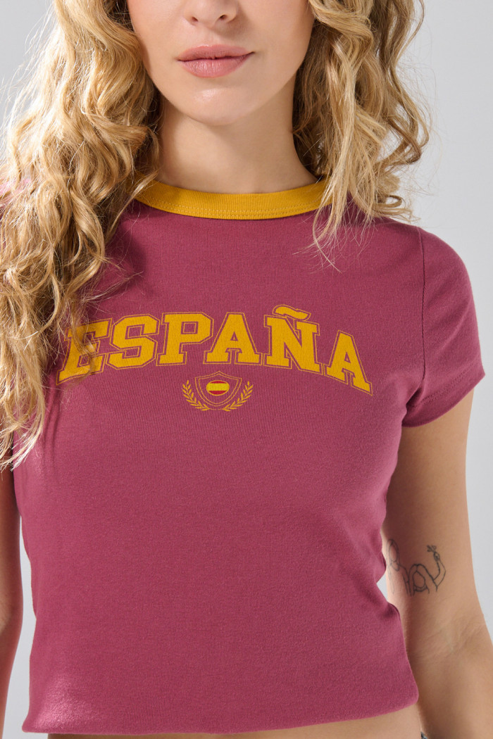 Camiseta college de Fan Edition rosada con cuello redondo
