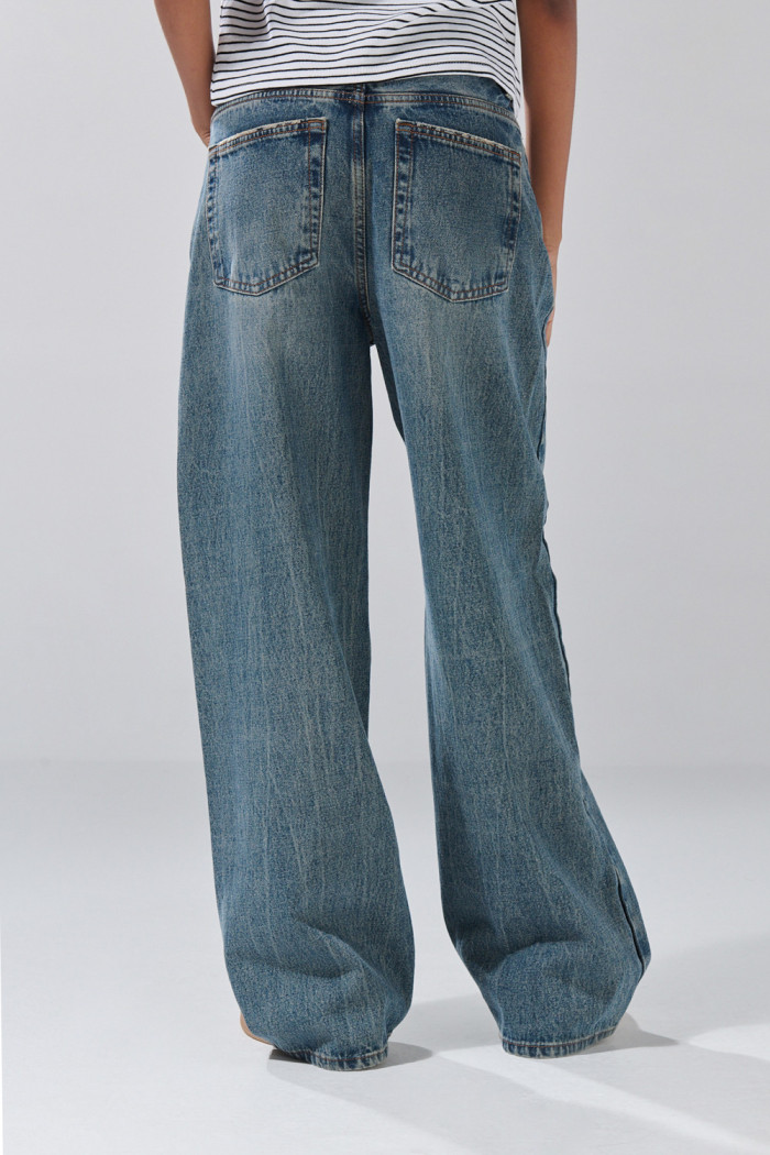 Jean azul oscuro baggy bota ancha con tiro medio y botón