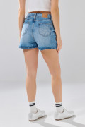 Short azul medio de jean tiro alto con rotos delanteros
