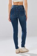 Jean súper skinny azul oscuro infaltables con 5 bolsillos
