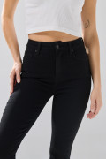 Jean súper skinny infaltables negro con tiro súper alto
