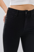 Jean súper skinny infaltables negro con tiro súper alto
