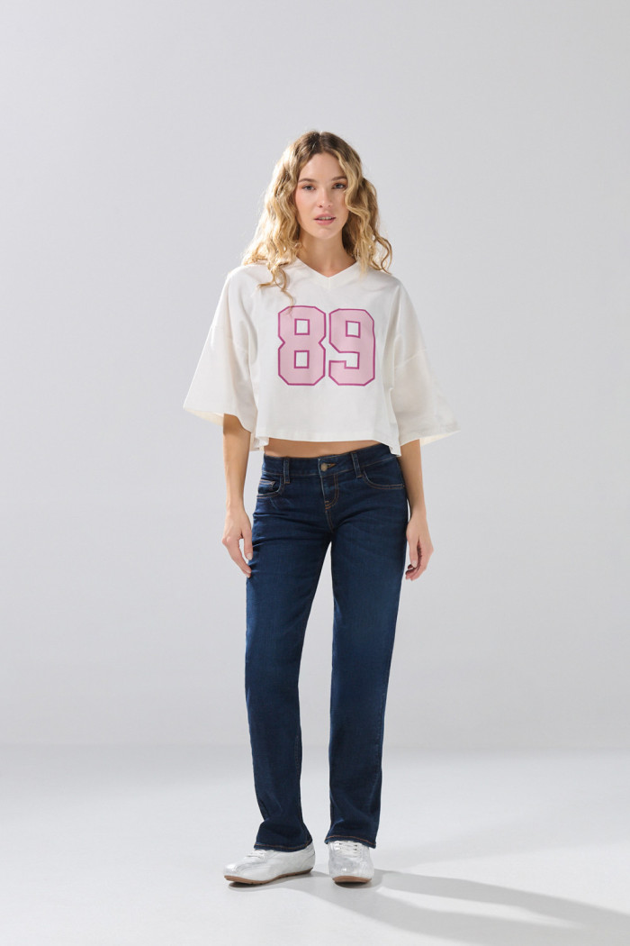 Jean straight leg azul oscuro infaltables con tiro bajo
