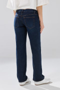 Jean straight leg azul oscuro infaltables con tiro bajo
