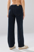 Jean infaltables straight leg azul intenso con tiro bajo
