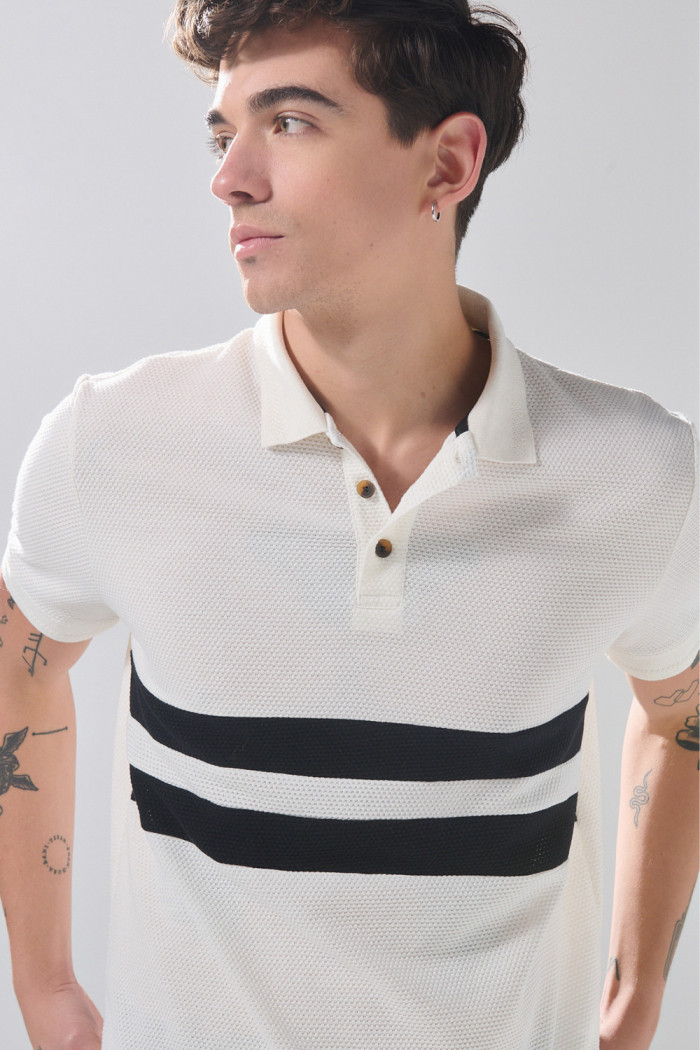 Camiseta polo unicolor de Boho Club con texturas y franjas
