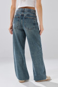 Jean baggy infaltables azul con tiro medio y bolsillos
