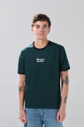 Camiseta college manga corta verde oscura con contrastes
