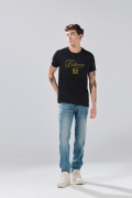 Camiseta ajustada negra cuello redondo con arte college
