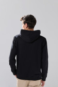 Buzo negro con estampado college, capota y cordón
