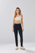 Jean azul intenso infaltables súper skinny con 5 bolsillos
