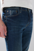 Jean skinny infaltables azul oscuro con costuras en contraste
