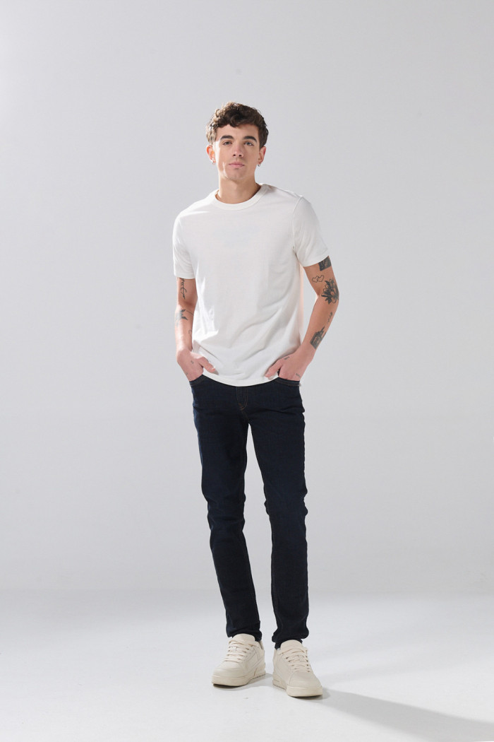Jean skinny infaltables azul intenso tiro bajo con bolsillos

