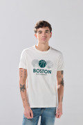 Camiseta college deportiva crema con cuello redondo
