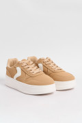Zapatillas suela de plataforma de caucho color caramelo.