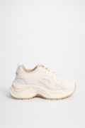 Zapatillas suela gruesa, tipo chunky.