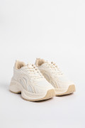 Zapatillas suela gruesa, tipo chunky.