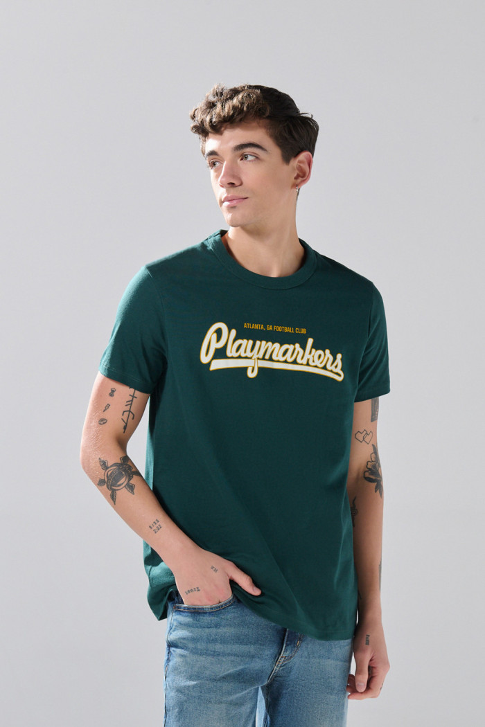 Camiseta verde oscura con manga corta y estampado college
