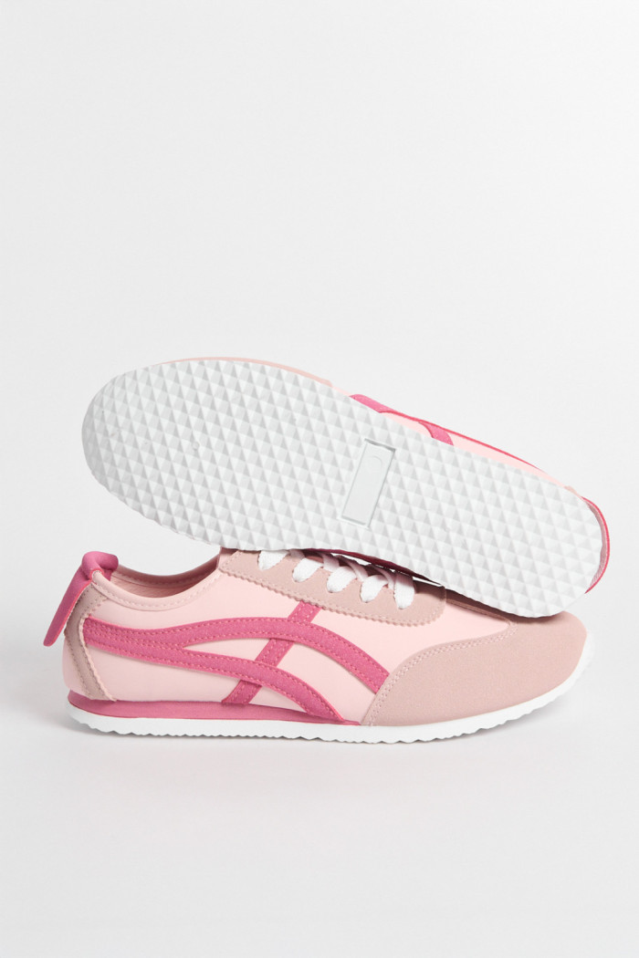 Tenis casuales rosados con contrastes y suelas planas