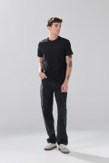 Jean baggy gris intenso infaltables con bota ancha
