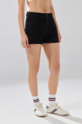 Short de jean negro tiro alto con 5 bolsillos

