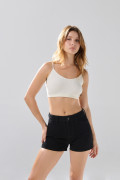 Short de jean negro tiro alto con 5 bolsillos
