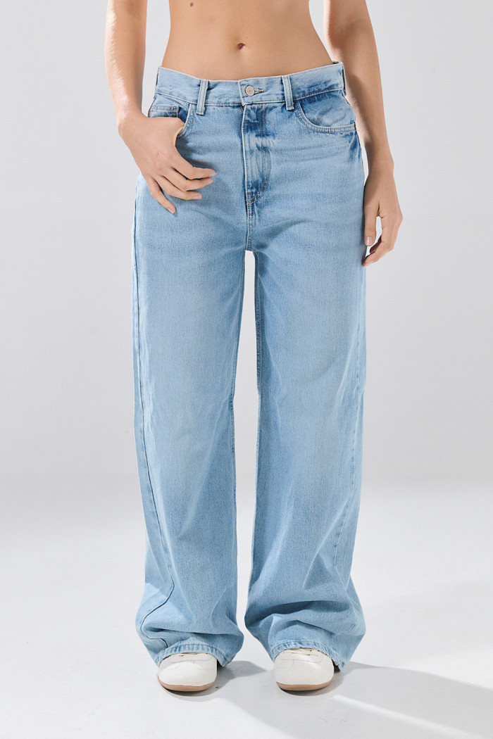 Jean bota ancha baggy  infaltables azul con tiro medio
