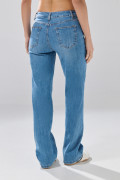 Jean bota recta infaltables straight leg azul con tiro bajo
