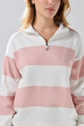 Buzo crema cuello sport a rayas oversize con diseño college
