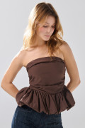 Blusa strapless unicolor con borde inferior tipo globo

