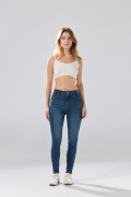 Jean súper skinny azul infaltables con costuras y bolsillos
