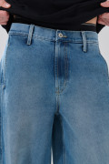 Jean balloon bota ancha azul claro con 5 bolsillos
